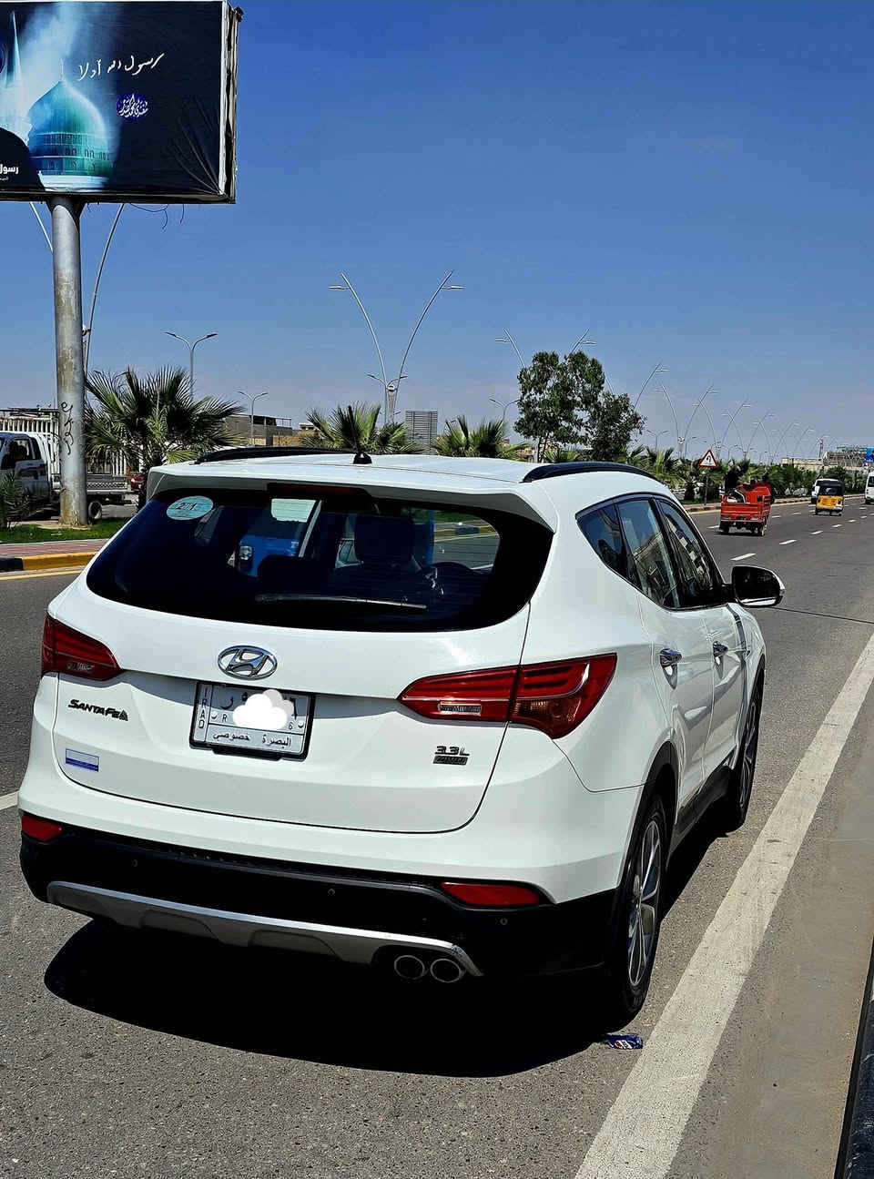 هونداي سنتافي وارد خليجي 2015
ماشية 82 الف قابل للزيادة 
السيارة رقم بصرة بأسمي شرط التحويل
جاملق ايسر مبدل وبيها صبغ بطرف البنيد بدون دواخل، محرك بلادي ، كير تبريد حدادية كله تمام، طخم تاير نكسن كوري ، 
 السيارة فول مواصفات عدا الفتحة ،
تحكم ستيرن جهتين ،بصمة تشغيل ، بصمة ابواب ، حساسات خلفية ، 3 وضعيات قيادة ، كراسي كهرباء ، مريا شفط ، كاميرا خلفية، تغليف ارضية جلد بالكامل ، 
السيارة جاهزة من كلشي ومابيها اي نقص مكاني بصرة القبلة 
*********** البصرة, العراق
