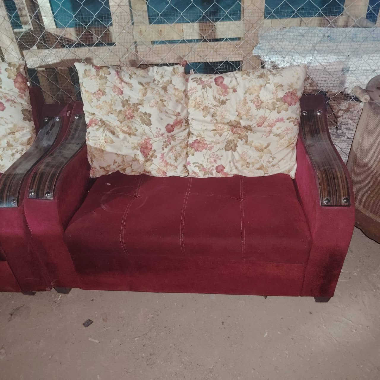 للبيع***********
