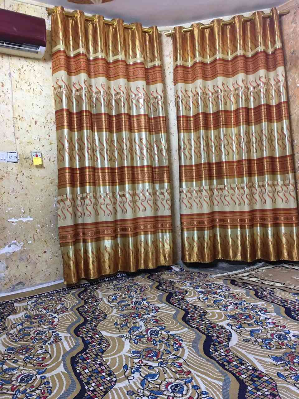 بيت للبيع زراعي قريب على ابو كرار القصاب المساحة ١٧٠يتكون
من غرفتين ٤في ٥وصالة ٤في٨ومطبخ ٣في٤واستقبال ٤في٥ +صحيات خارج وداخل البيت السعر ٥٠وبي مجال  
*********** وات سآب
