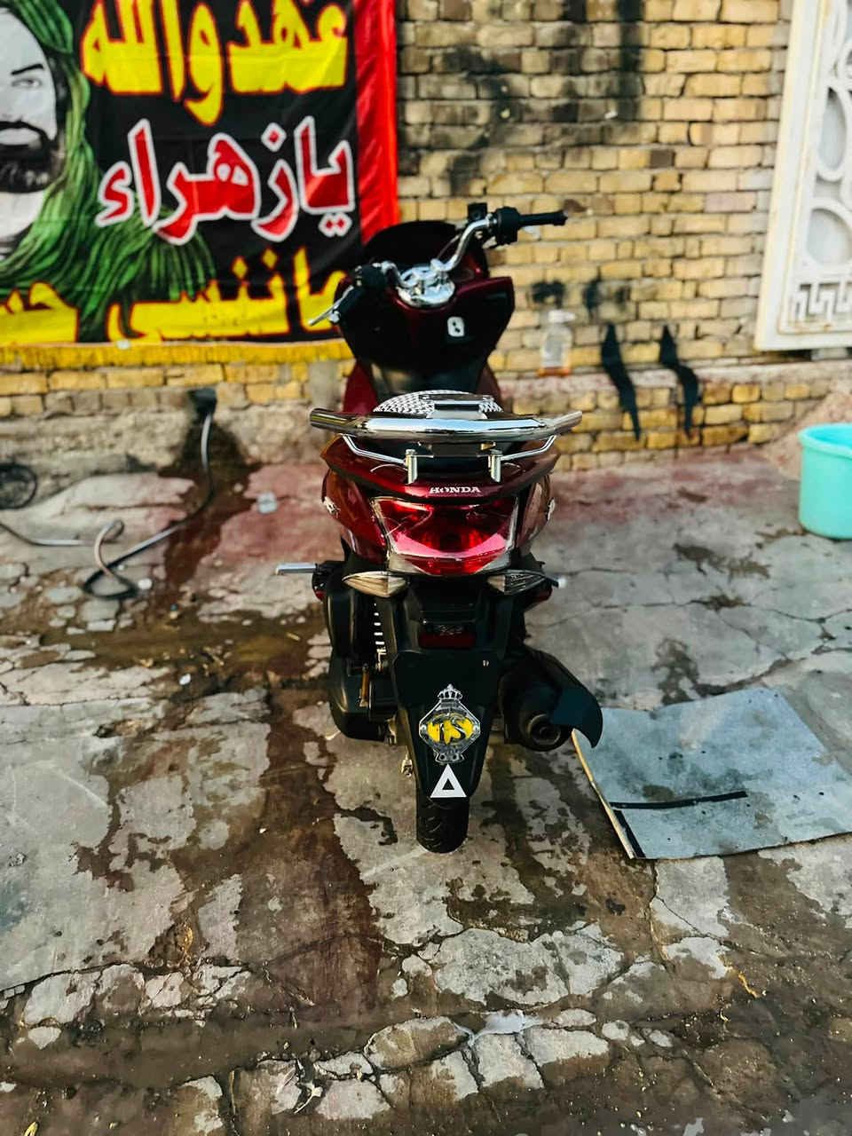 سلام عليكم شباب دراجه بيسي كس ياباني للبيع دراجه نضيفه مفتوحه مره وحده دراجه عوزه ترتيبات سعر 900 وبيه مجال لشراي يتصل ***********
