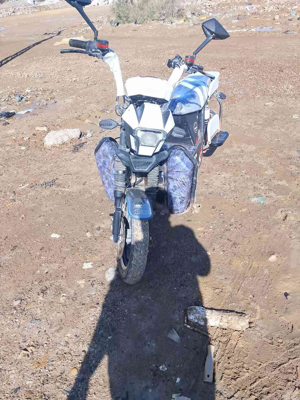 دراجه هيوشه شحن شغاله وباترياتهه زينه السعر 300وبي مجال للاتصال عل هذا رقم ***********
