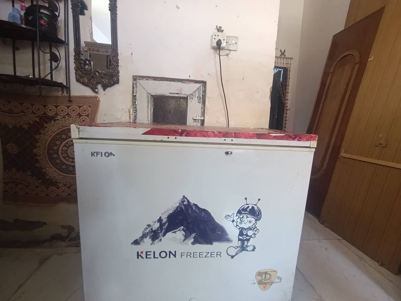 مجمده وثلاجة وبوفيه للبيع العنوان حي التراث شارع الشبكه الاتصال على الرقم ***********لي واتساب وماسنجر

