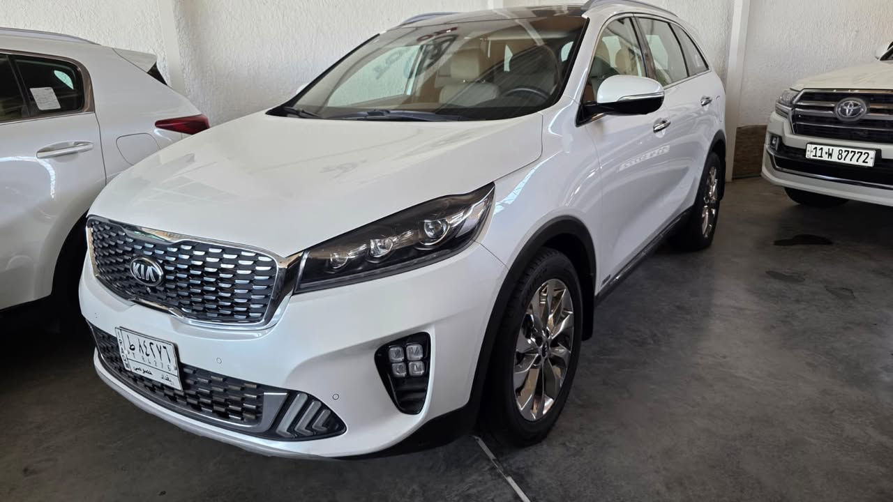 سورنتو مويدل 2019 فول مواصفات 

اعلى مواصفات نزلت بالسورنتو

رقم بغداد سيارة 

عداد 130 كم

اعلى مواصفات نزلت بالسورنتو 

سقف بانوراما 

شاشة ذكية 

تحكم سترين 

مقاعد جلد كهرباء تدفئة تبريد

 مري كهرباء + صندوق كهرباء 

حساس أمامي خلفي

كاميرا خلفية 

ثلاث قطع تبريد 

نظام شيارة ABS 

فور ويل درايف 

بردات خلفية 

محرك ستة سلندر 

و للاتصال على ارقام

***********

***********
