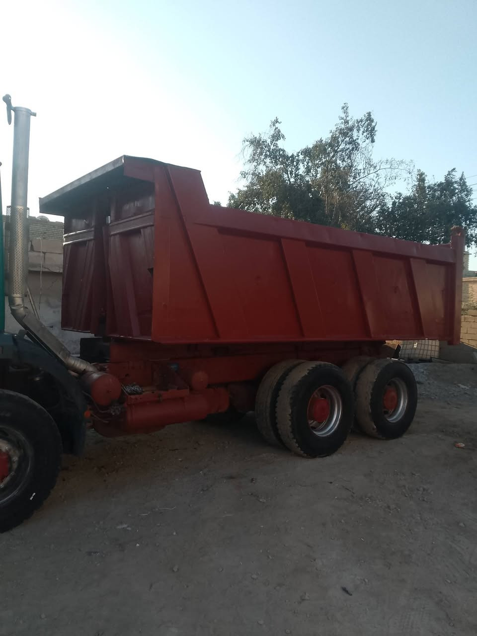 للبيع أو مراوس بدي مربع بسعر مناسب مكان بصره***********
