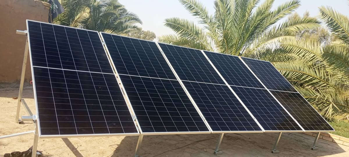 ☀️ تم بحمد الله نصب منظومة طاقة شمسية متكاملة ☀️

🔋 10 أمبير نهاري
🌙 10 أمبير ليلي لمدة 4 ساعات

✅ المواصفات:

🔹 إنفيرتر: شيساج Hybrid
🔹 القدرة: 6 كيلوواط
🔹 التصنيف: IP65 مقاوم للعوامل الجوية

🔹 البطارية: شيساج
🔹 السعة: 10 كيلوواط/ساعة
🔹 التشغيل الليلي: 10 أمبير لمدة 4 ساعات

🔹 الألواح: LONGi Hi-MO X10
🔹 قدرة اللوح: 650 واط
🔹 كفاءة عالية وأداء ممتاز

⚡ جودة مضمونة، أداء مستقر، وحل مثالي للتخلص من انقطاع الكهرباء.

📞 للاستفسار والحجز:
***********

👷‍♂️ إشراف وتنفيذ: المهندس محمد زياد
