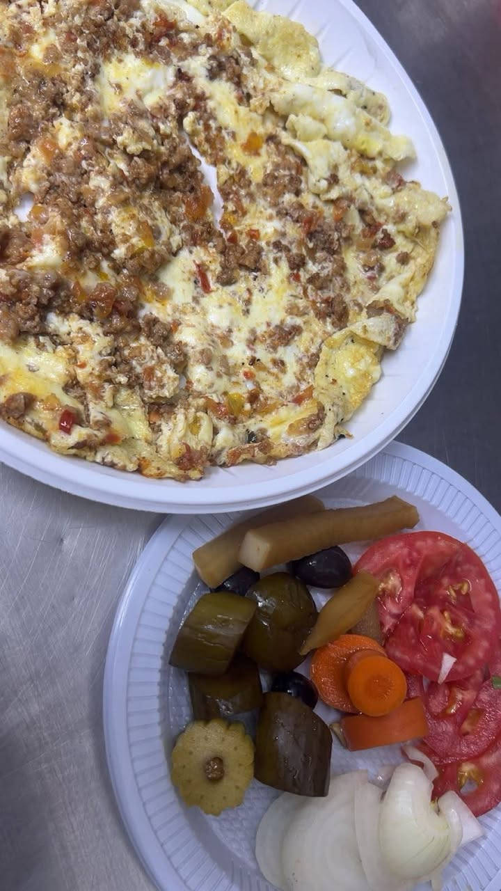 🔥 إذا تدور على الطعم الأصلي… فأنت بالمكان الصح! 🔥
🍽️ مطعم الشيف رامي يدعوكم لتجربة أشهى الأكلات، بجودة عالية وأسعار تناسب الجميع.

🌅 إفطار صباحي شهي
ابدأ يومك بفطور طازج ولذيذ يحضر يوميًا.

🍛 وجبات غداء عراقية
نكهات أصيلة، كميات مشبعة، وطعم يخليك ترجع مرة ثانية.

🍔 وجبات سريعة على أصولها
🔥 بركر لحم عراقي 
🌯 شاورما دجاج
🍕 لغم بركر
🥪 ساندويشات متنوعة وغيرها من الوجبات الشهية.

🥩 لحومنا عراقية 100% وعلى ذمتنا
نستخدم أجود اللحوم لنضمن لكم أفضل طعم وجودة.

🎉 مستعدون لتجهيز جميع المناسبات والطلبات الخاصة.

📍 جرّب مرة… وخلي الطعم يحكم بنفسه.

📞 للحجز والطلبات:
***********

العنوان الشالجيه /مقابل  مستشفى المسره /قرب مثلجات الاسكيمو📍
مطعم الشيف رامي
الثقة تبدأ من جودة المكونات… والتميز يكتمل بالطعم. ❤️
