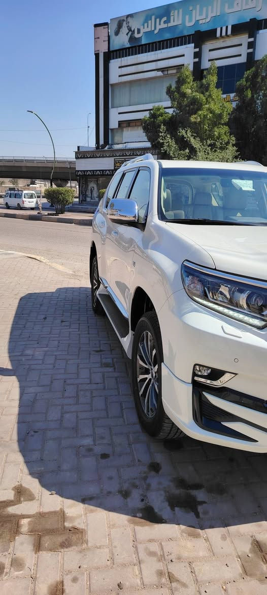 سلام عليكم للبيع تيوتا برادو 2023
تيوتا برادو 2023VX فول مواصفات باب اول 
بصمه 
كراسي كهرباء
تبريد كشنات
فته سلايد
كراسي الخيره كهرباء 
كامرات 360درجه وبعد بيه هواي مواصفات
6سلندر
ماشيه 33الف كيلو 
سعر السياره 53,500
مكان السياره بغداد الوزيريه مقابل قاعات الريان للعراس 
للستفسار ***********
