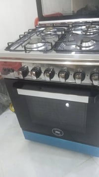 للبيع طباخ أربع عيون نضيف جدا استعمال اقل شهر سعره 100 مكاني الدوره وي...