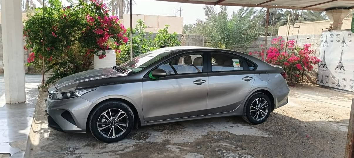 السلام. عليكم للبيع سيراتو 2023 خليجي مكينته 1600 كفاله عامه بدون رقم ترقيم جميع المحافظات حساس خلفي تبريد قطعتين تحكم جهتين 
 ويل  لد امامي ماشيه 45 الف 
***********
155 بيها مجال
