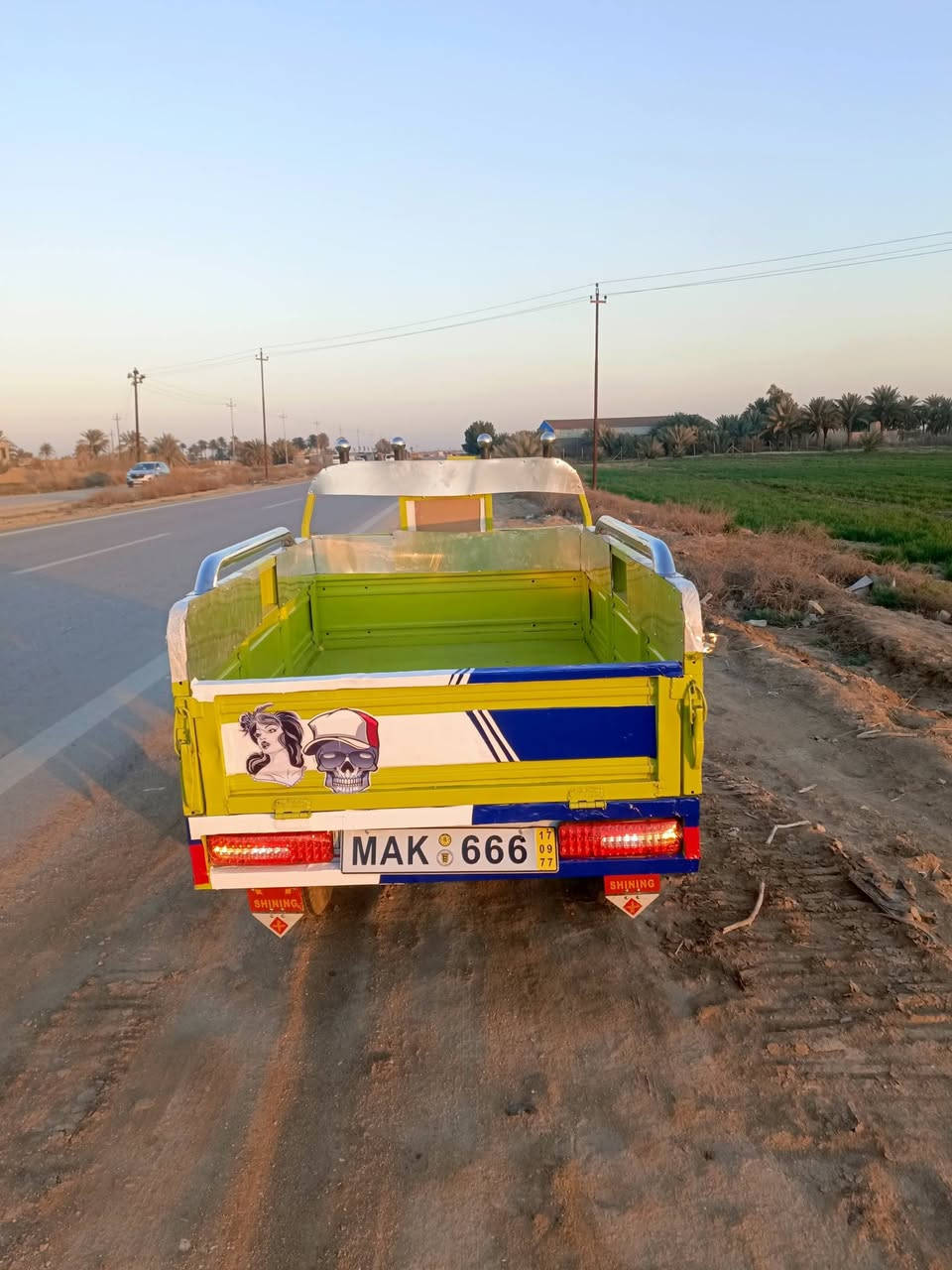 السلام عليكم ستوته للبيع موديل 15 ستوته حلوه على اجازه كهرباء شغاله مقفوله شاصي وركبه اوراق صولي كان ماكينه 22بابل شومري السعر ١٢٥٠ وبيها مجال***********
