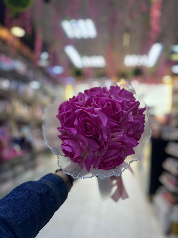 🎄✨ أجمل هدايا رأس السنة الجديدة 2026 ✨🎄

إذا تبحث عن هدية تفرّح القلب وتبقى بالذاكرة 💙 مركز زهرة بيروت يقدّم لكم أرقى وأجمل تشكيلات الهدايا 🌹

🎁 تجهيز وتغليف بوكسات هدايا فاخرة 🌸 ورود بتنسيقات تجنن 💍 اكسسوارات – ⌚ ساعات – 💎 فضة 💄 مكياج أصلي – 🌺 عطور مميزة 🎀 هدايا تناسب كل الأذواق والمناسبات

👑 مستمرين وياكم بالعروض المميزة 👑 ✔️ أسعار تنافسية ✔️ كل قطعة مختارة بعناية ✔️ جودة وأصالة مضمونة

✨ ليش تختار مركز زهرة بيروت؟ ✔️ منتجات تجميل أصلية 100% ✔️ خبرة أكثر من 20 سنة في معالجة مشاكل البشرة والشعر ✔️ كادر نسائي متكامل 🌷 ✔️ الابداع والتميّز عنواننا

🚗 خدمة توصيل متوفرة 📦 داخل الحلة ولكافة المحافظات

🕘 أوقات الدوام من الساعة 9 صباحاً ⏰ إلى 12 ليلاً

📍 العنوان الحلة – حي الإمام علي (ع) مجاور مول سنتر الأسعار – قرب شارع الضغط

📱 للطلب والاستفسار دايركت 📩 أو واتساب / فايبر 📞 ***********

📲 تابعونا على انستغرام zahrat_2024

📢 لمعرفة أحدث العروض والمنتجات انضموا إلى قناة التلكرام zahratBeirut2

💬 علّق بـ (تم) ليصلك كل جديدنا أولاً

🌹 زورونا… ستجدون الأفضل دائماً 🌹
