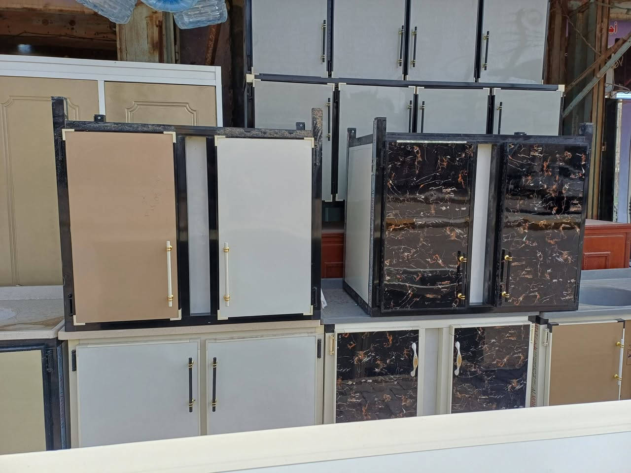 للبيع 
العنوان الخضر شارع جياشي محلات ال حجي رشيد  *********** يوجد خدمت توصيل
