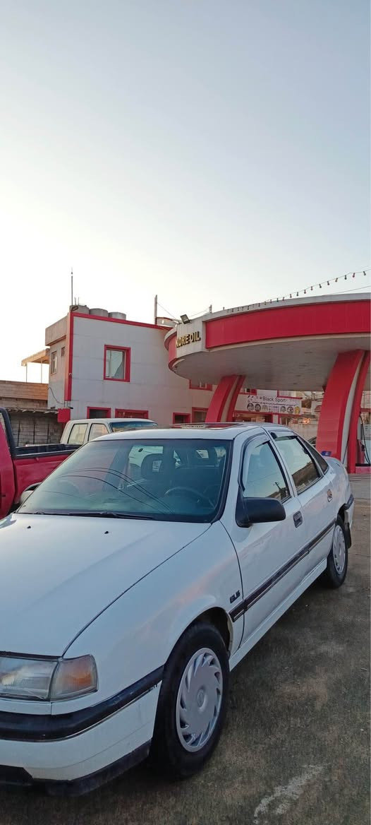 ڤیکترا
مۆدێل ١٩٩١ مکینە ١٨ مرخوب گیر ئۆتۆماتیک سلایتە قفل مرکزیە 
نمونە لە خاوینی توندوتۆلە گیر و مکینە بە شەرت 
ژ.م.  *********** أربيل, العراق
