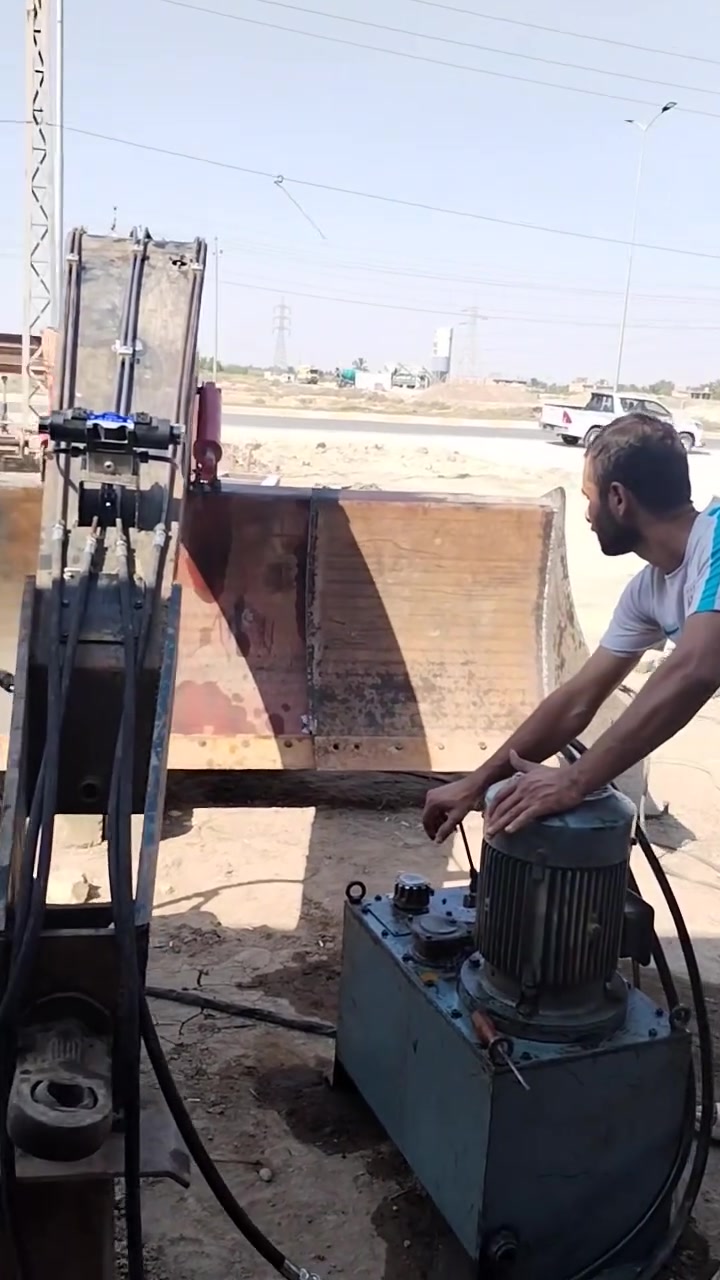 للبيع ليزر شغل خاص
يفتح ٤٢٠
ويلم ٢٧٠
بيه نظامين.
1.كيله مثل الشفل
2. قلاب مثل الكريدر 
3.بليت الهيكل ٨ملم
4.التاير الخلفي مثل ثاير الترنبول
5.ارتفاع الكيله متر
6.اجناب الكيله سلايت
مواصفاته مموجوده بليزر العادي
ملاحظة.
ينباع بدون جي بي اس

***********
أبو عباس السعيدي قضاء النصر

