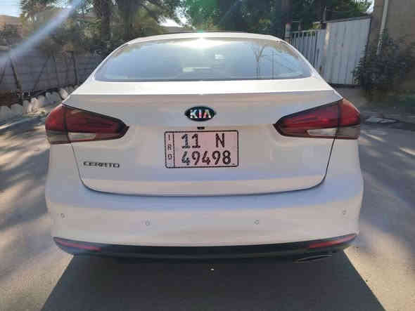 كيا سيراتو 2017 وارد ايراني اصل خليجي..
كفاله من الصبغ والتبديل وحتى من الشخط من الزيرو باسمي.. 
ماشيه 40 الف شرط تراي مال جديد 
فول موصفات اعلى فئه VIP..
بصمه..
محرك 2000 دوش..
كراسي كهرباء وكشن السايق خزن ميموري..
تبريد تدفئه بل الكشنات..
راذارات امامي جانبي وتوقف ذاتي..
فتحة سلايد..
مري شفط وترحيب..
سماعات انڤنتي..
شاشه وكامره بلاد جي بي  S
 البجم لد والبك لايت لد كامل.
تبريد خلفي امامي ومنفصل وشاشه لمس.. 
خمسه ويل كب والسبير منازل.
اللايت زنون وعدسه بلاد.. 
تدفئه بل الدركه.. 
حساس خلفي امامي ويطلع بل الدشبول ياشر.. 
شاشة اعطال بل الدشبول.. 
دكمة مود درايف 3 وضعيات..
ترحيب عند الاقتراب بل المري ويدات البوب.. 
السياره بعد مبيه موصفات كله بلاد هاي جنايتها يعرفوها
الشراي يتصل ومكاني بغداد حي الجهاد السياره جديده بمعنه الكلمه وين يعجبك نفحص..
السعر ب 165 الي ميعرف بيهن ان شاء الله يلكه الاحسن منها 
... ***********....
