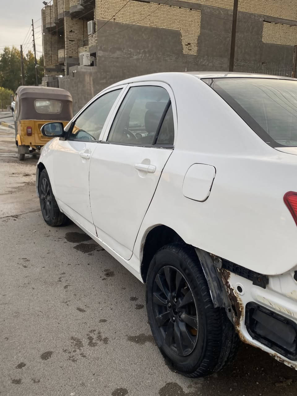 بيوايدي مديل 11 كير ومكينه كورلا بيكاتشو صدر جديد رقم كربلاء سنويه صاقطه ابو السنويه بيتهم بغداد مصبوغه عام بيها ملاحضات بسيطه نقص دعاميه خلفيه الرقم ***********.    السعر ٣٥ وبيه مجال قليل مكان سياره الغزاليه
