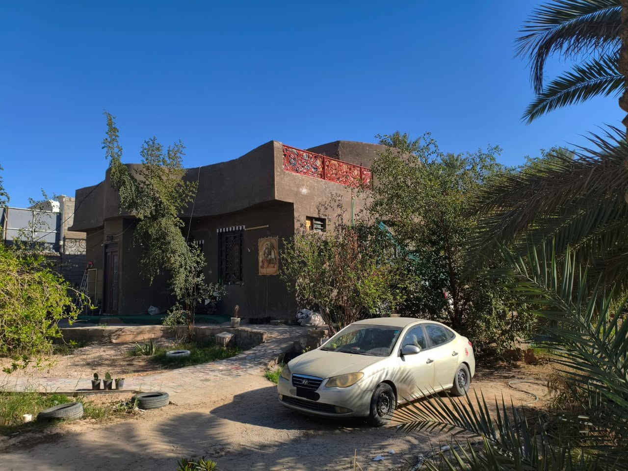 دونم للبيع طابو زراعي عثماني اسود سند 25 وبي بيت مساحة البنيان 250 متكون من ثلاث غرف  وصاله واستقبال ومطبخ وصحيات داخليه وخارجيه العنوان الكوفه قريب على شاليهات ويبعد عن جسر العيسى كيلو ونص 
السعر 250م. وقابل للتفاوض للمراسله ***********
