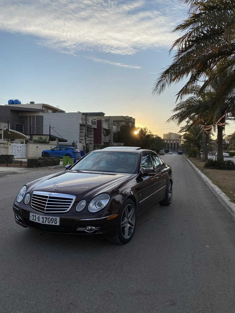 مرسيدس E350 تم عيون موديل 2007
(السعر 145وبيها مجال) للبيع فقط ⭕️
سيارة وارد امريكي مكفولة من ضربة لون ماروني   
ماشية 170 الف 
تفاصيل
1_ بصمة⁩   
2_محرك 6 سلندر  + كير مكفولات   ⁦
3_تبريد قطعتين  ⁦
4_كروز سرعة
5_مراية داخلية+جانبة عاكسة ⁦
6_تحكم ستيرن ⁦
7_ شاشة   
8_فتحة سقف  
9_مري شفط 
10_كشنات كهرباء+ خزن ذاكرة  
11_ لدات الداخلية  
12_ انارة ترحيب
13_شاشة اعطال
14_ بردة كهرباء 
15_انظمة قيادة 
16_ سستم صوت harmen kardon+ دمام خلفي 
17_لايت زنون بلادي  
18_ويل 19 AMG تو سايز  +تخم تاير جديد⁦
20_حساس مطر
21_هزة وفحص جدد
22_كشنات هيتر +تبريد 
23_تبريد ثلج   
24_حساسات امامية + خلفية
25_تبريد خلفي منفصل   
28_ستيرن كهرباء 
مكان السيارة بغداد 
للاستفسار ***********
