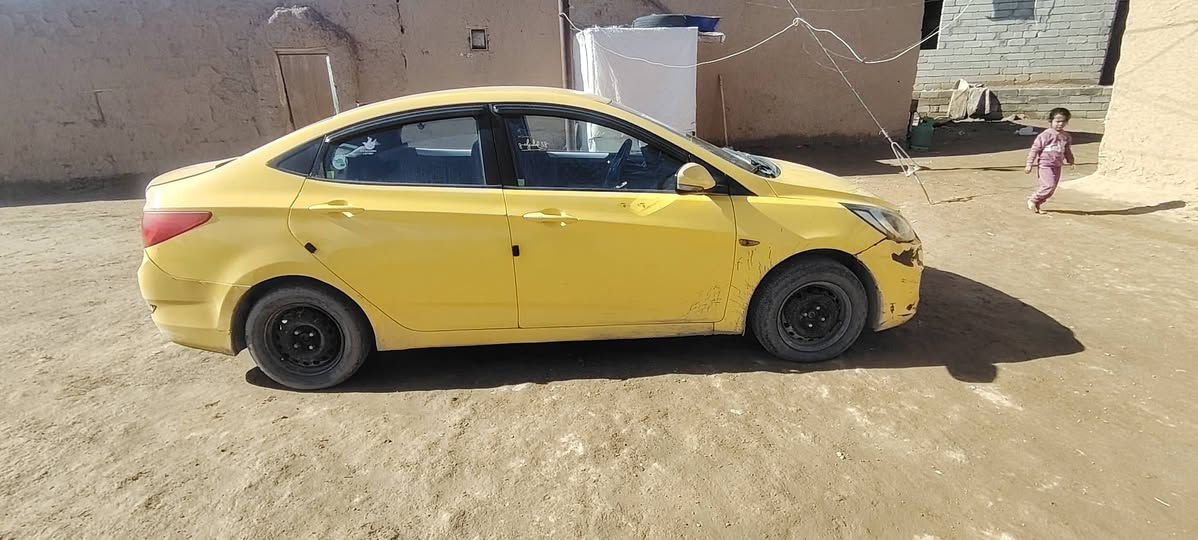 سياره اكسنت مضلع للبيع بمقدمه 50واقصاد اقل من 50مترهم والباقي حسب الاتفاق رقم بغداد مشروع وطني باسمي بيها طكخه بل حوض وطخه بل جاملق 
موديل 11 واتس اب ***********
