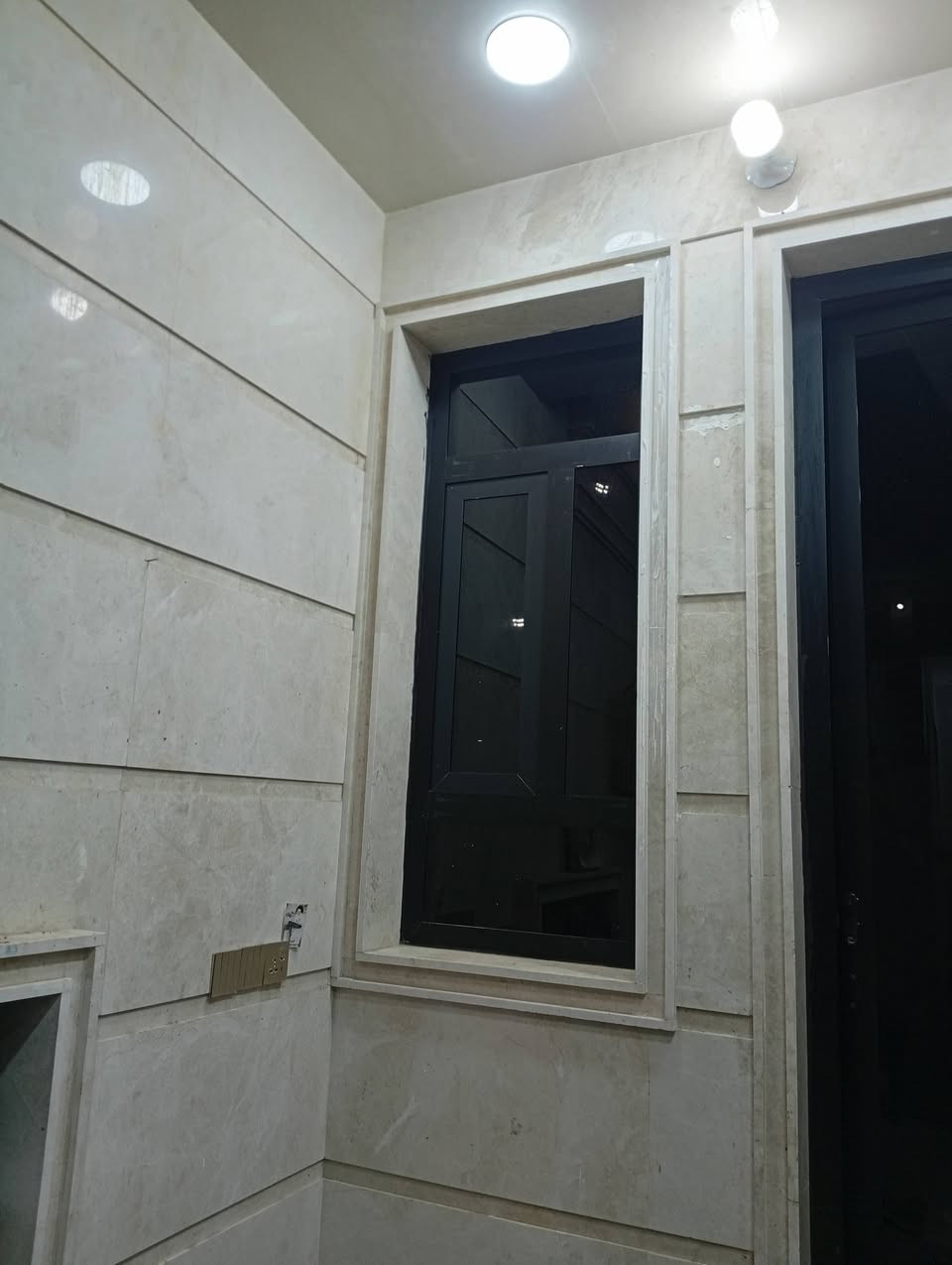 دار كلش حلوه طابقين طابو ملك صرف مساحاء 125موقع الدار عبيدي شارع 20 رأسه يحتوي الدار 4غرف نوم سعر 240اب سعر ***********
