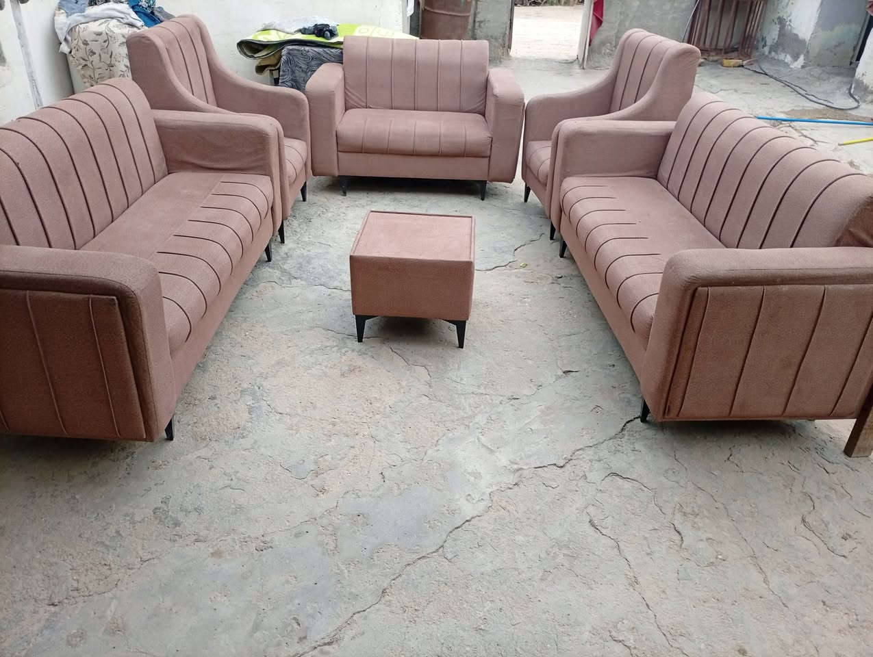 تخم 10مقاعد مثل مواضح بالصوره نظيف نجاره بلاويد اسود للبيع
العنوان حله ***********واتساب
