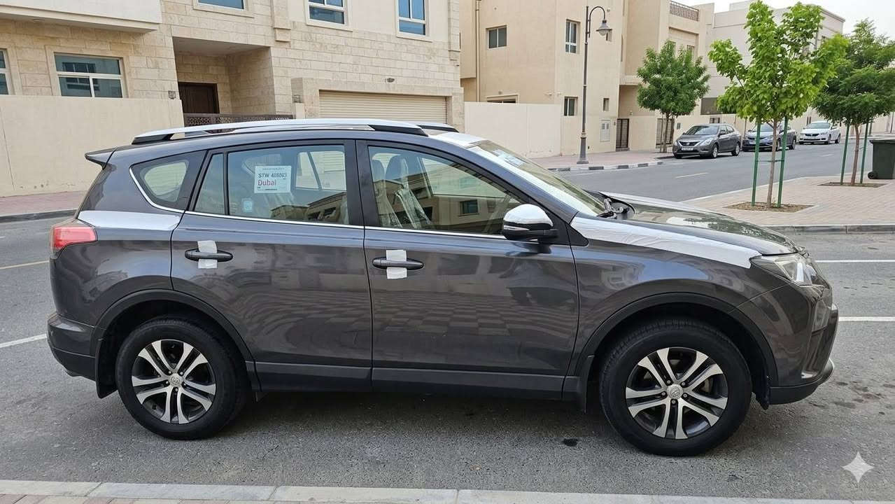 سلام عليكم RAV 4 موديل 2017 للبيع 
السيارة فئة LE ضرر السياره تبديل 3 قطع بلاديات نفس اللون 
بدون دواخل بدون لغود السياره حلوه وجديده 
محرك وكير شرط كفاله تبريد ثلج الحداديه جديده 
رقم صلاح الدين رقم وسنويه وهزه جديده 
مكان السياره سامراء 
السعر 145 $  للإستفسار خاص او اتصل على الرقم 
***********
