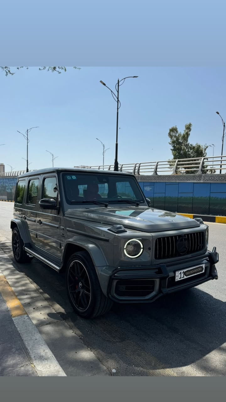 ‏2022  63 Mercedes-Benz G-Class 
جي بيع او مراوس سمنتي 2022 فئه 63  الماني 
ضمان دولي  بصمتين مغلفه PPF رقم بغداد 
كفاله عامه من كلشي فول مواصفات 🩵

المواصفات 1/1 
بصمه 
سلايد 
جلد 
كراسي كهرباء
كراسي مساج 
رادار حساسات 
عدد كامرات 5 
عداد المشي 26mi 
الى اخر معروفه مواصفات G
--------------------------------------
موقع السياره بغداد كفاله عامه من كلشي وبيها سونار 
مغلفه PPF ضمان وجديده جدا رقم بغداد الجناي فقط
الرقم : ***********
