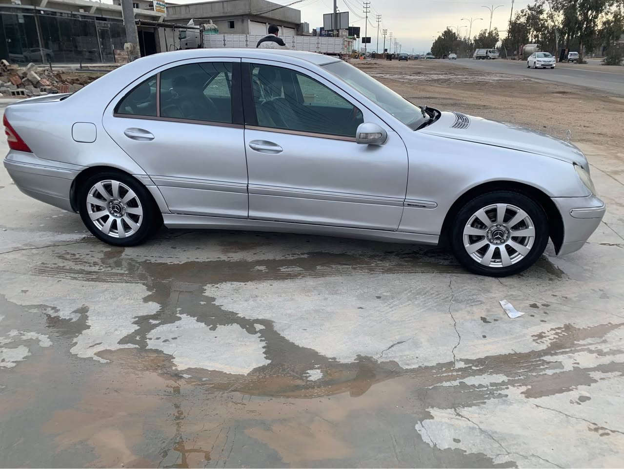 ماسديس سي كلاس ٣٢٠بؤفرؤشتن كاملة مواسةفات بئ ليدران كيرومةكينة بةشةرت *********** Singapore
