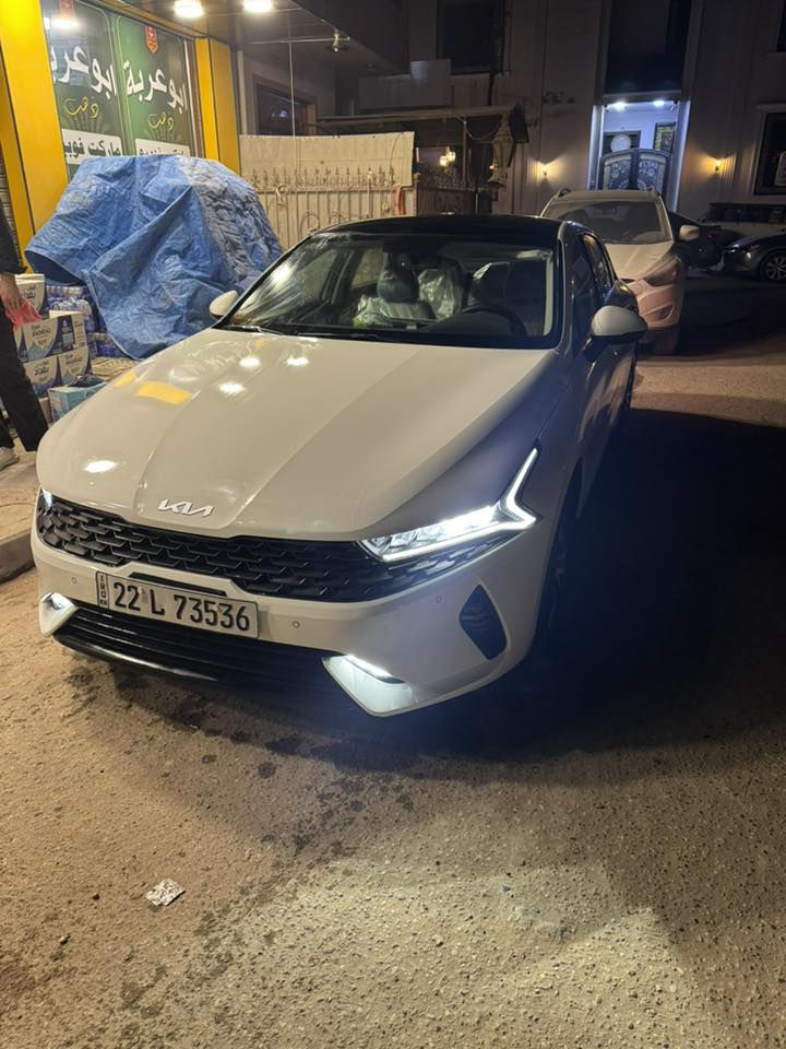 السلام عليكم كي فايف موديل 2023 وكاله نم ماشيه 23 الف السياره جديده جدا فول مواصفات معروفه خليجي بيها بارد بسيط موضح بالسونار السعر 21500$ للاتصال *********** 
مكان / الوزيريه
