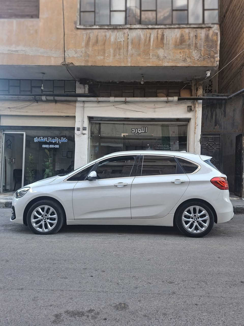 #يارب
#مكتب_اللورد_للفخامة_و_الصدق_عنوان  

#نوع_السيارة : BMW x1

#سنة_التصنيع : 2020

#سنة_التسجيل: 2026

#المواصفات :
🟢 رقم 1 ،أكمل وصف من فئتها
🟢بصمات داخلية و خارحية
🟢بانورما 
🟢تحكم طارة كامل 
🟢مثبت سرعة
🟢مانع أنحدار_مانع أنزلاق 
🟢أضوية led أمامية، خلفية
 🟢فرش جلد 
🟢12 بالون 
🟢فرام كهربا 
🟢حساسات و كميرات أمامية_خلفية
🟢جنط كبير 
🟢بلور_مرايا كهرباء
🟢 

#نوع_المحرك : 4 سلندر , 2000turpo , ديزل  

#الحالة_الفنية :  خالية العلام من الداخل  و السقف و الخارج ، السيارة ليست بحاجة أي مصروف  

#ماشية : 1000 KM 

#موقع_المكتب : حمص ، كرم الشامي (طريق الشام) بجانب فندق بسمان ، مدرسة صفوان الصباغ 
#للمزيد_من_المعلومات_الأتصال_على_الرقم_التالي : 0956321561 أبو محمد
#للمزيد_من_المعلومات_متابعة_صفحة_المكتب : https://www.facebook.com/share/18qMM3qAqA/


**إذا كنت صاحب هذا الإعلان وتريد حذفه لأي سبب، رجاءا أرسل رسالة إلى الدعم الفني**