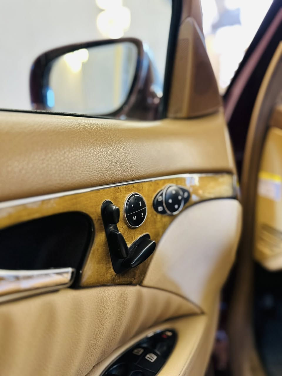 Mercedes-Benz E350 2007
-------------------------------------
#السعر : 134$ وبيه مجال بسيط
‏
#رقم الهاتف : ***********

#رقم السيارة : سليمانية 

#مكان السيارة : واسط/العزيزية 
-------------------------------------
سلام عليكم 
للبيع 
مرسيدس ام عيون W211 موديل 2007 E350 رقم سليمانية  وارد يابان مواصفات فول  افنكارد ماشية 152 الف لون مميز كرزي 
تفاصيل السيارة 
1_ بصمة⁩
2_محرك  +كير  مكفولات ⁦⚔️⁩
3_تبريد 3 قطع خلفي منفصل  ❄️⁩
4_كروز سرعة🔒 
5_ كشنات جلد ⚔️⁩
6_مراية داخلية+جانبة عاكسة ⁦🔍
7_تحكم ستيرن ⁦⚔️⁩
8_ شاشة جبيرة  ⁦🖥️⁩
9_ تلفون 📞
10_تجاوي خلفية كهرباء ⁦⚔️⁩
11_حساسات امامية+خلفية ⁦⚔️⁩
12_ انارة ليلية داخلية⁦⚔️⁩
13 انارة ترحيب💡 خارجية  ⁦⚔️⁩
14_شاشة اعطال💬
15_كشنات كهرباء ذاكرة  ⁦⚔️⁩
16_لايت زنون بلادي 💡
17-بردة كهربائية 
18_ جام ازرق 
19_سستم صوت harmen kardon ⁦⚔️⁩ 
20_ويل 18 تو سايز 
21_هزة وفحص جدد           
22_صدر امامي خلفي جديد ⁦🛠️⁩
23_حساس مطر💦
24_سلايت 
25_سيدي جنجر 
 
-------------------------------------
