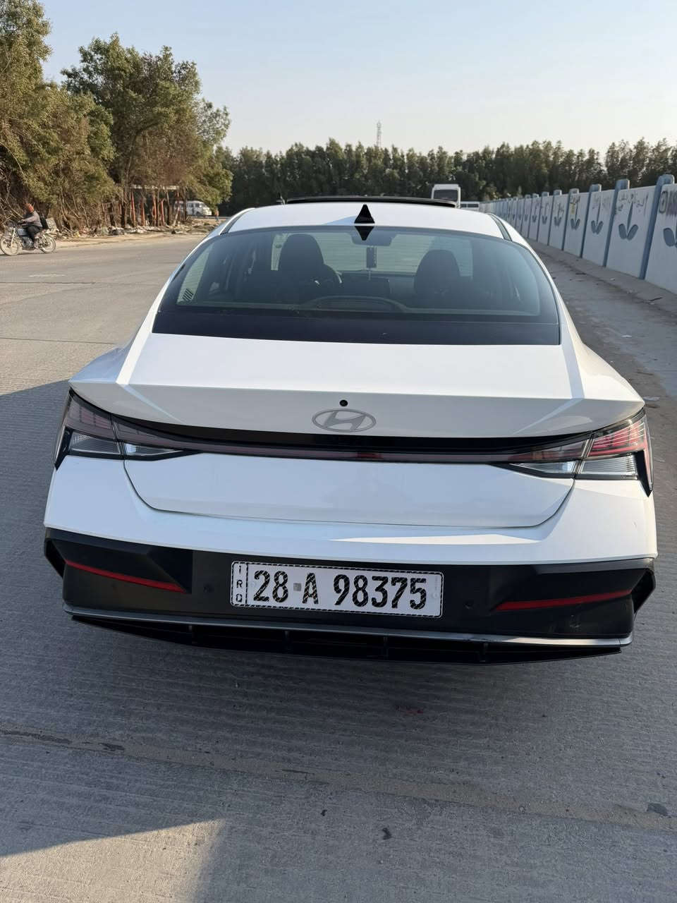 السلام عليكم النترا هايبرد 2024 حادث خلفي بسيط موضح بالصوره  السعر 175وبي مجال ***********
