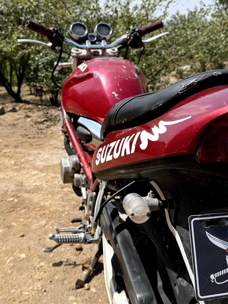 سلام عليكم  اخواي.  سازوكي فرخ بطح   مرتبه دراجه حلوه مال الله  عوزها اشياء بسيطه    تبدل كابريترات.  شرط روح بيها وين ما تريد اني ابيع كوم حديد.  الله يشهد  زوج تايرات ب60  ما صار فتره من جبتهن   الدراجه  شتريدها تصير العب. او غير العب صوت رعيد سرعه 180  تقفل  تواصل واتساب ***********
