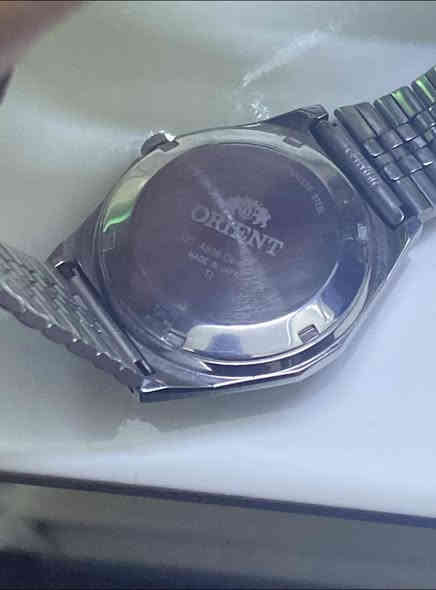 السلام عليكم ساعه اورينت كوبي درجه أولى ضد المي نضيفه جدا للبيع ***********
