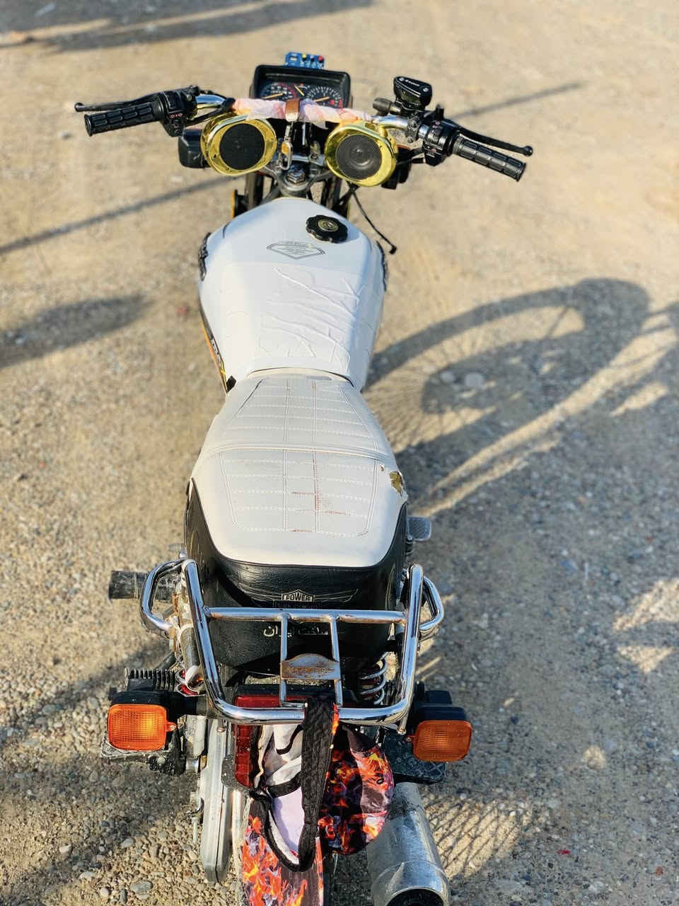 سلام عليكم دراجة نارية للبيع موديل 2023   
4 گير محرك مامفتوح كهربائية كله شغالات شرط مابي اي عيب سعر 530 وبي مجال الاتصال ع الرقم ***********
