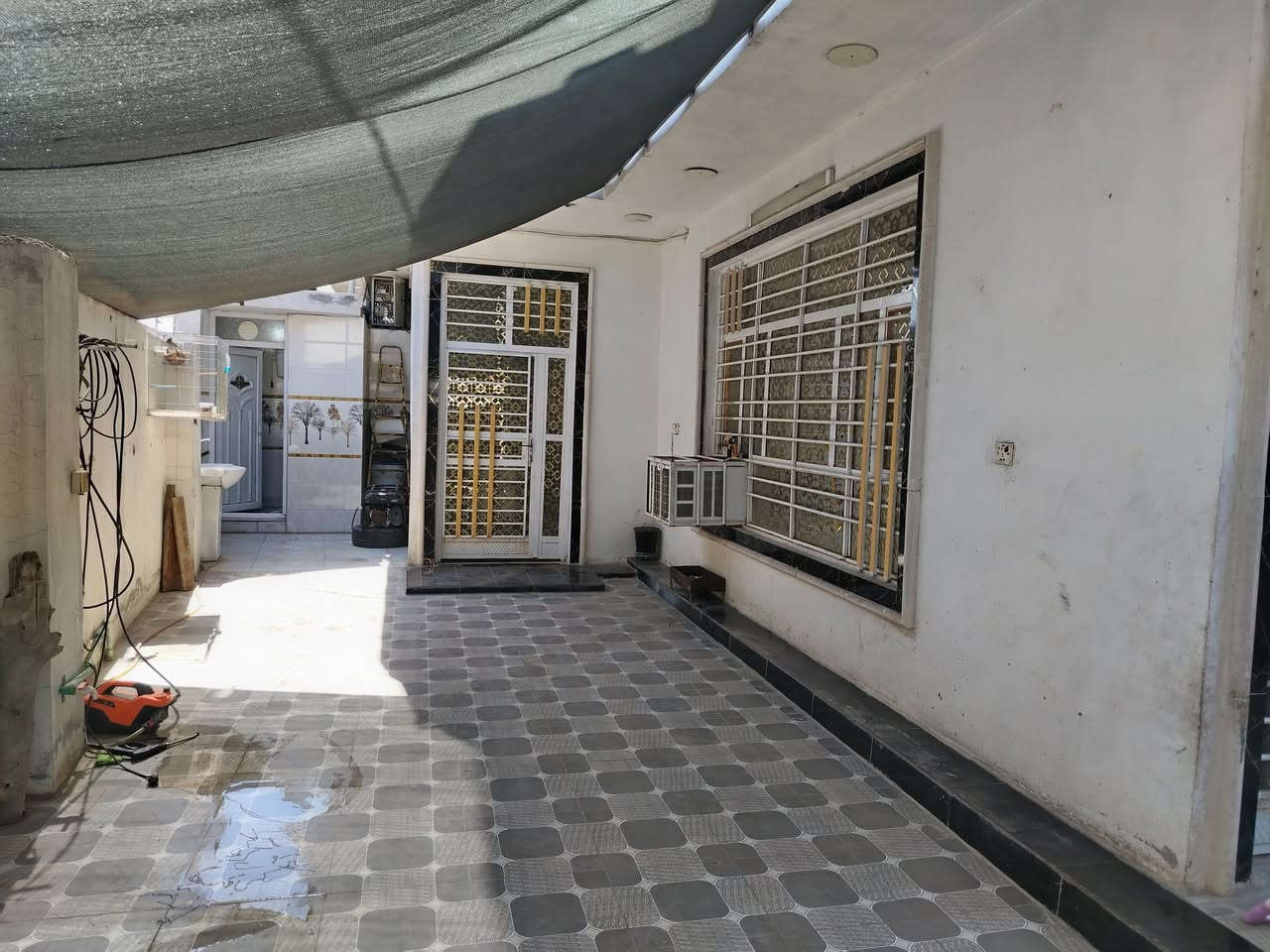 يالله
دار للبيع المساحه 180 متر

4 غرف نوم

مطبخ

استقبال مستقل

حمامات 2

صحيات 

صاله كبيرة

كراج للسيارة

الموقع الساهرون قرب مخبز الباشه

للاستفسار اتصل على الرقم

***********

ابو علي الشمري
