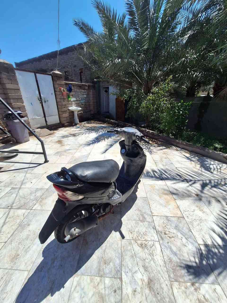 دراجه كامكو السرعه 120 الدراجه شلعه وا معدل وا سرعه نعمه من الله الدراجه كامله ما بيه نقص السعر 450 وا بيه مجال  للمراسله ***********
