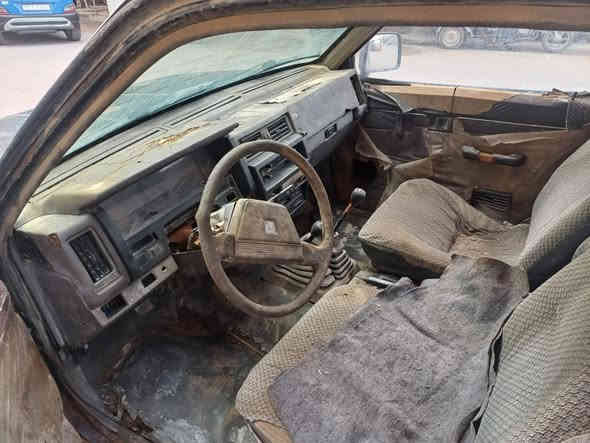 سلام عليكم للبيع بيكم نيسان مديل 92 بغداد الماني راعيه متوفي تحويل ماكو سنويه عضم عاج ساقطه ب 19 كير مكينه خير من الله المكينه لا صرف ولاتبخير فقط دخانه بالصالنصه بسيطه  
السعر 17وبيه مجال للشراي المكان بغداد الشعب ***********
