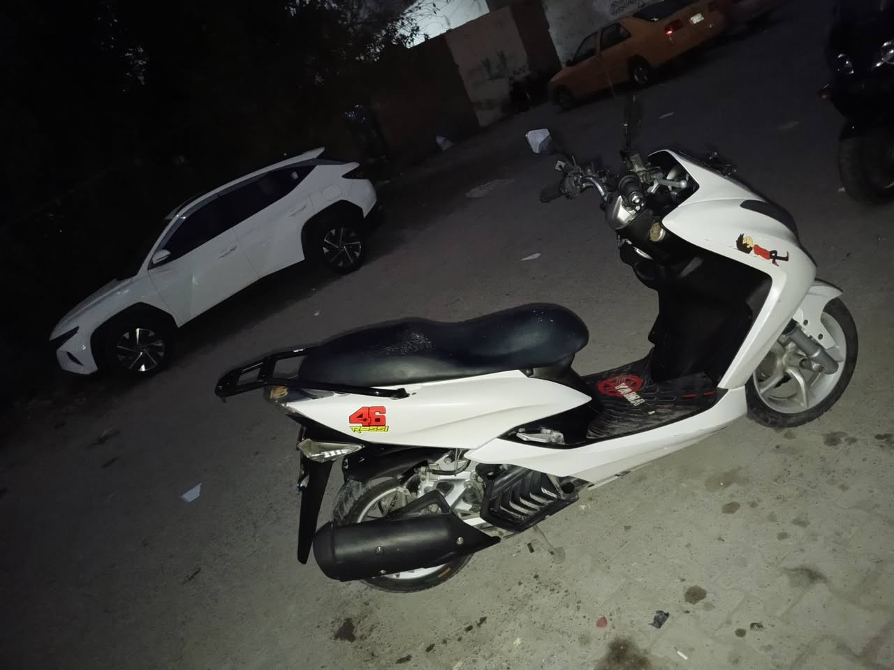 السلام عليك ماجستة s للبيع مكفولة مابيهة اي نقص جديدة السعر 12ورقة وبيهة مجال بسيط المكان بغداد الصالحية شارع حيفا ***********
