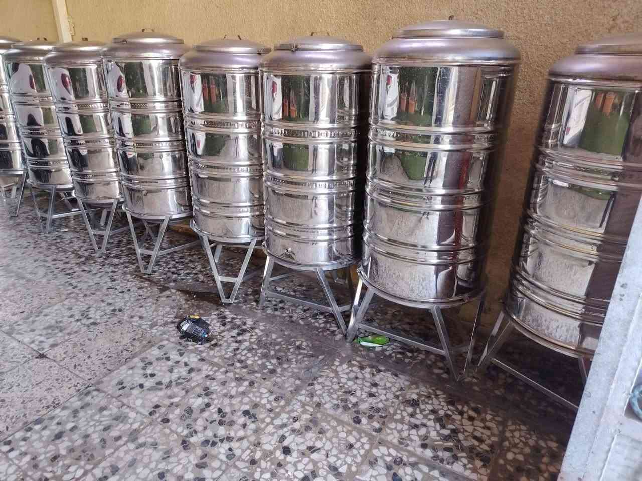 تعلن محطة النهرين لبيع الماء الأرو عن وصول خزان الماء سل ستيل بسعة ٣٠٠ لتر مجانآ حيث يكون املاء الخزان بالماء بسعر ٦٠٠٠ الاف دينار فقط . الخزان يوضع في بيتك واحنه نوصلك لبيت عبر اتصالك بالارقام التالية *********** و ***********
