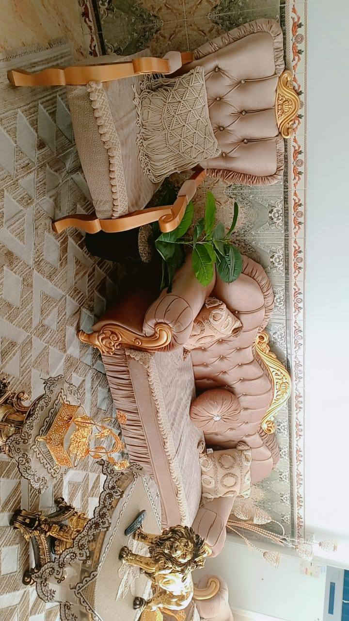 السلام عليكم تخم للبيع نضيف السعر 600وبي مجال بسيط العنوان بعقوبه الرحمه والرقم ***********
