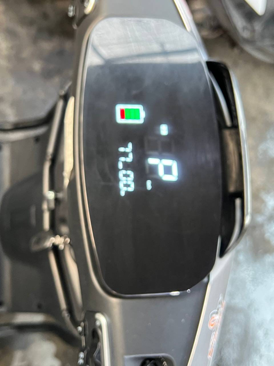 السلام عليكم 
البيع دراجه شحن مديل ٢٠٢٤
ملف ١٥٠٠
بطاريه ٧ جاف 
بصمه عدد ٢
تشغيل عن بعد 
جهاز إنذار السرقه 
السعر ٥٠٠ وبيعا مجال قليل 
مكان بغداد مدينه الصدر 
رقم الهاتف ***********
