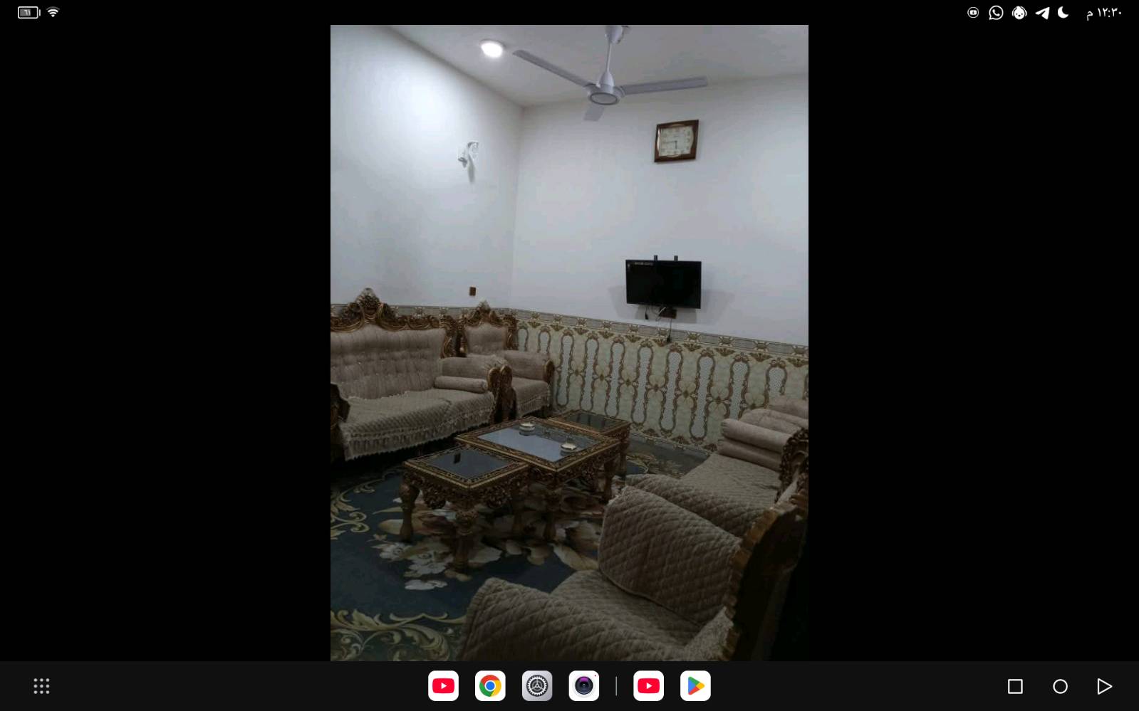 السلام عليكم بيت زراعي للبيع
بناء حديث المساحه 140 في ناحيه زديناويه شارع ابو مهدي المهندس يحتوي البيت على غرفه واستقبال وصاله ومطبخ وصيحات داخليه و خارجيه  بناء طابوگ ويوجد اطاله صطحيه علا البستان
