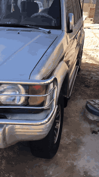 سلام وعليكم سياره باجيرو ميسيبوشي 1993صدر جديد رقم المامي مصفر من الغر...