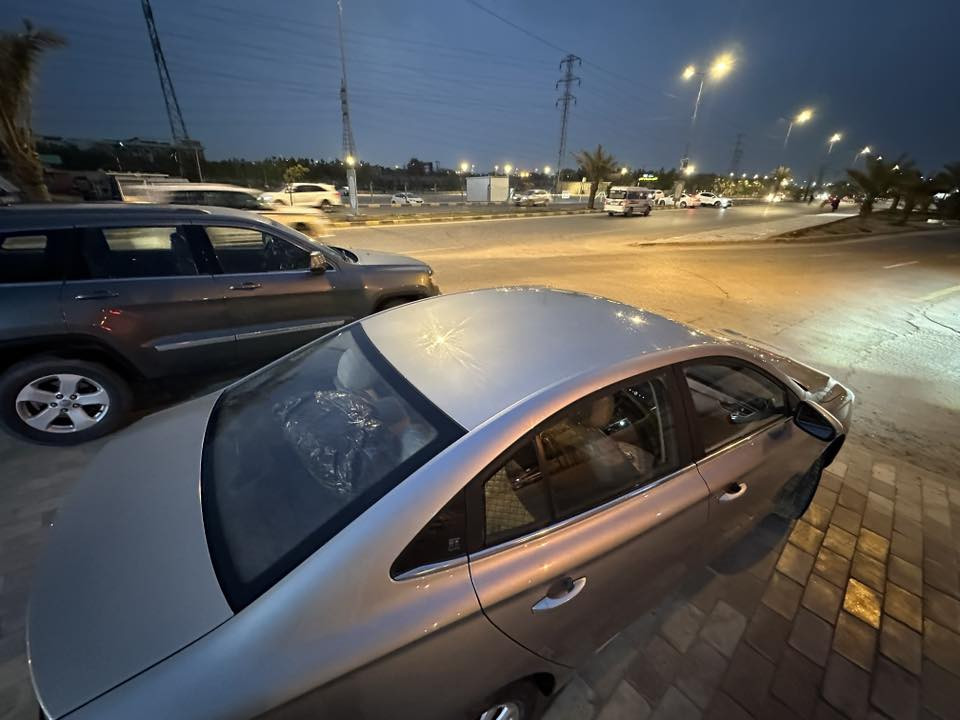 السلام عليكم ورحمة الله 
Mg 5 للبيع 

السيارة فول عدا الفتحة 
بصمة 
شاشة 
لايت زينون
تحكمات ستيرن 
مثبت سرعة 

رقم بغداد السيارةباسمي تحويل ثاني يوم 

السيارة ماشية ٨٥ الف
حلوه ونضيفة مال جناي
شرط دهن كله من الشركة وبانزين محسن 

بيه فقط باردين بالجاملغ الخلفي وقبق الجنطة 
السعر :٩٦وبيها مجال بسيط 

للاستفسار: ***********
مكاني النجف الاشرف
