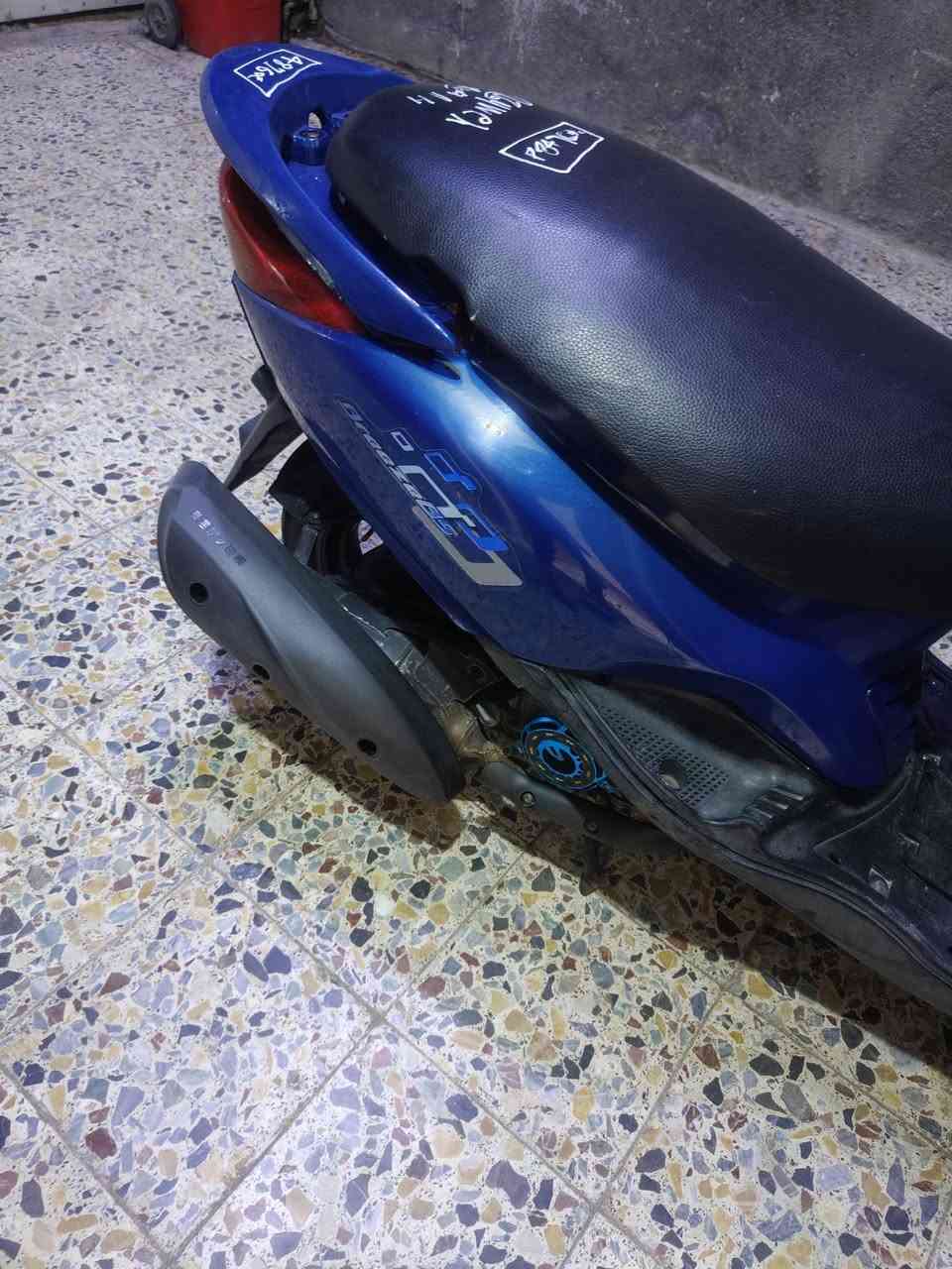 السلام عليكم دراجة بريز بغبغاء مكينة برغي ما مفتوحة بيها مكفولة دراجة حلوه كلش السعر 750 المكان كفاءات العبيدي التواصل ***********
