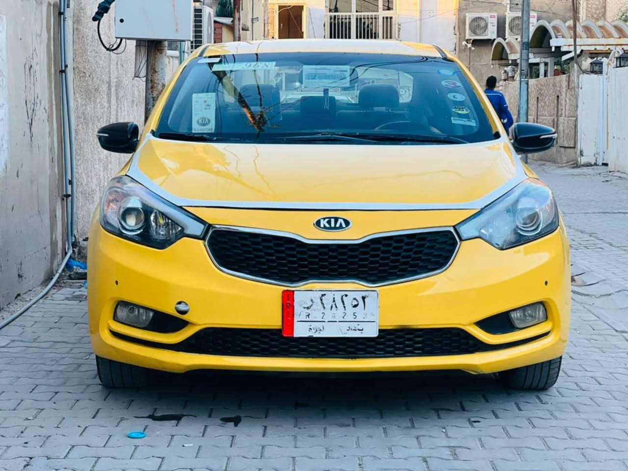 السلام عليكم فورتي ١٤ سياره جاهزه كير مكينه   صدر تبريد كله خير من الله  سياره حادثها خشم الجاملغ لا دواخل ولا ايرباك وشبر من البنيد تخم تاير ماطور ستيرن سياره نقصها طاسه درايم شفت الداخلي  فقط سياره حلوه ومرتبه والسياره مصفره هيئه غرامات رقم الدولي الجديد السعر ١٠٥ وبيها مجال شي قليل  ‏‪***********‬‏
المكان بغداد / الدوره
