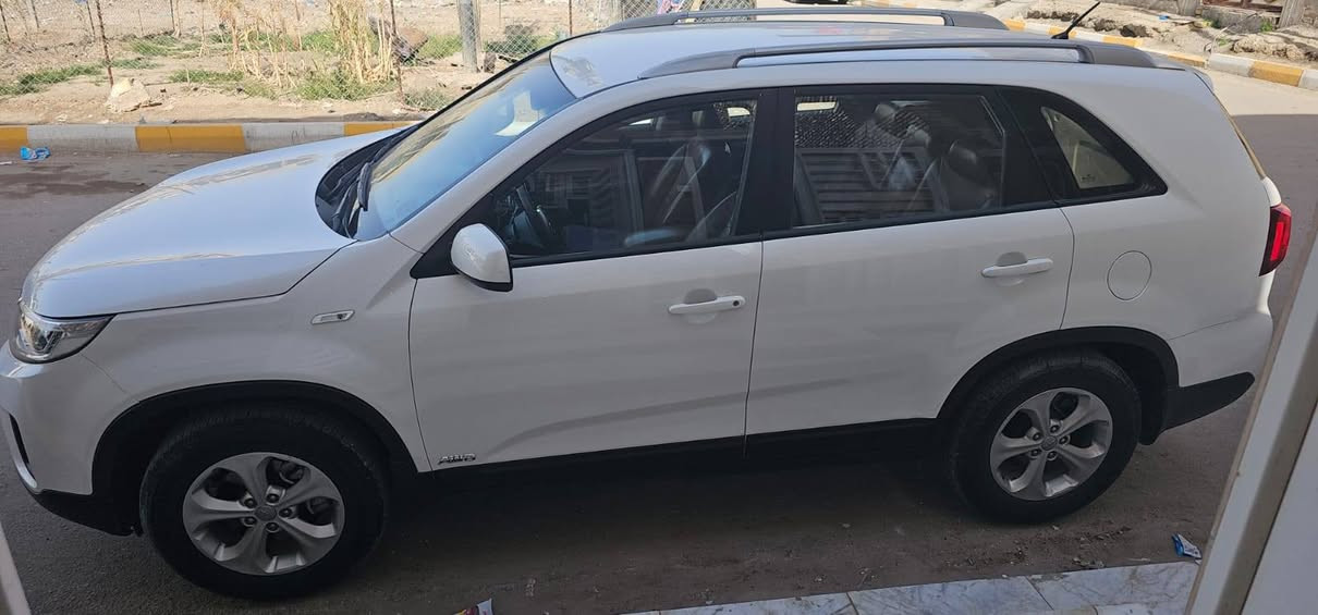 كيا سورنتو ٢٠١٤ ابيض عماني فوريل ٦سلندر ٧راكب ٣قطع تبريد
للاستفسار الاتصال على الرقم ***********
