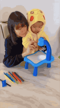 استمتع بتعليم طفلك للرسم  بطريقة ممتعة وتفاعلية مع جهاز عرض الرسوم الج...