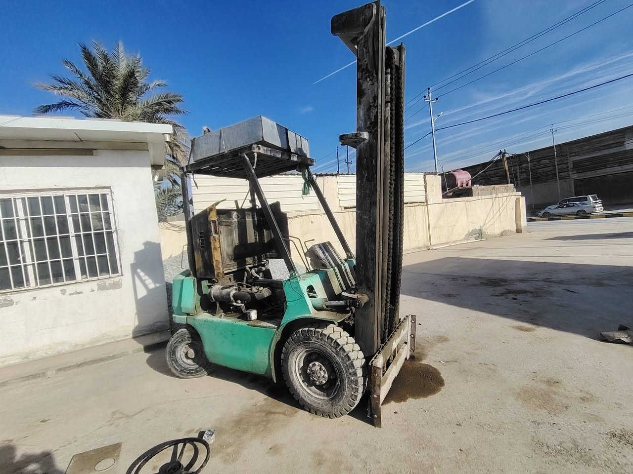 السلام عليكم رافعه شوكيه للبيع كامله مابيه اي نقص بدون لوحات محرك وكير كامله مكانها واسط الصويره للاتصال ***********
